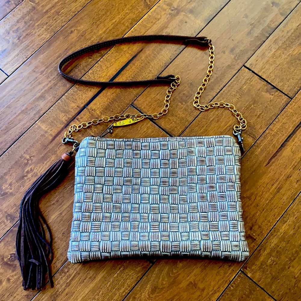 Trendy leather purse made by Canoe